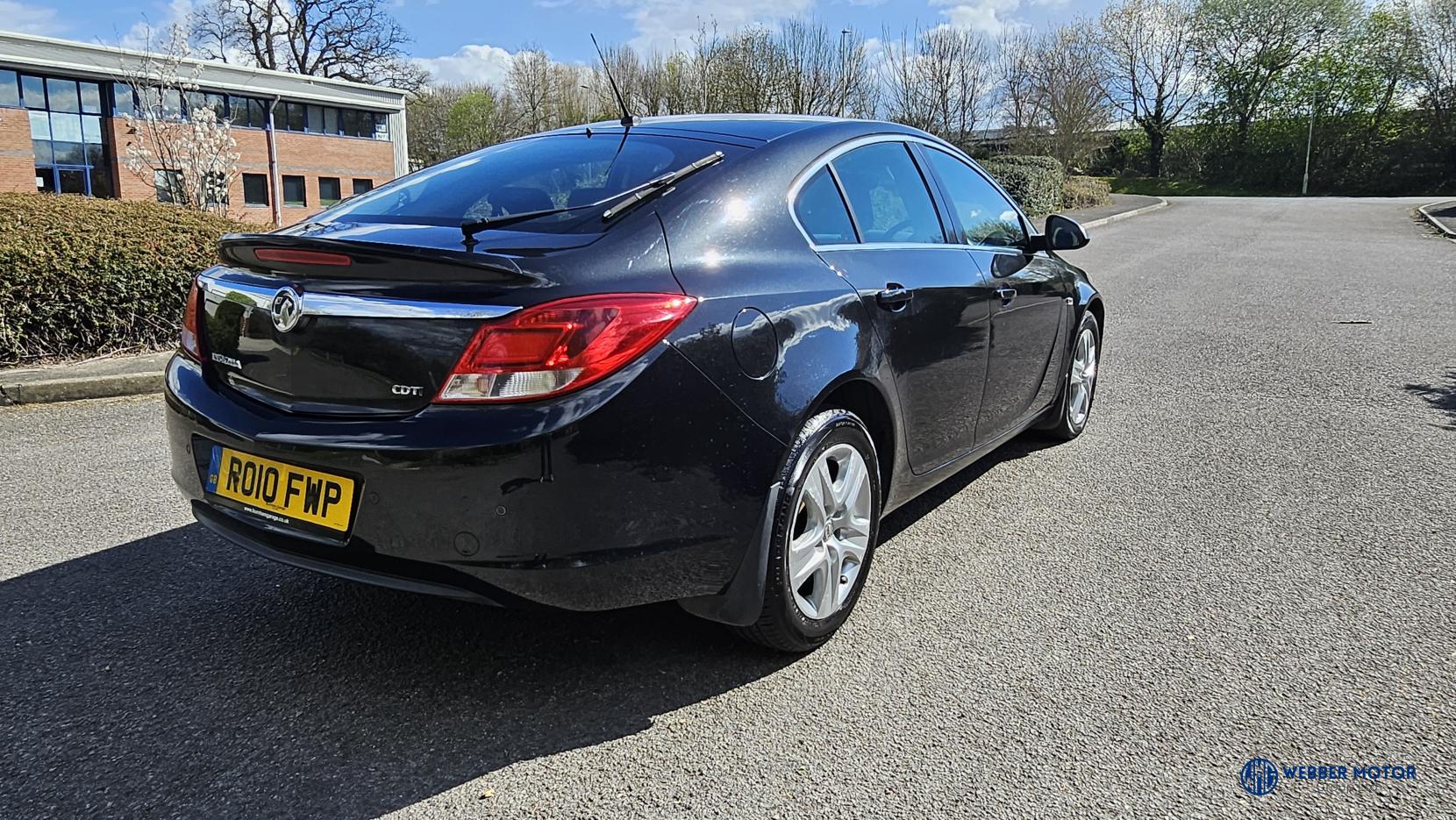 Vauxhall Insignia 2.0 CDTi ecoFLEX Exclusiv Hatchback 5dr Diesel Manual Euro 5 (130 ps)