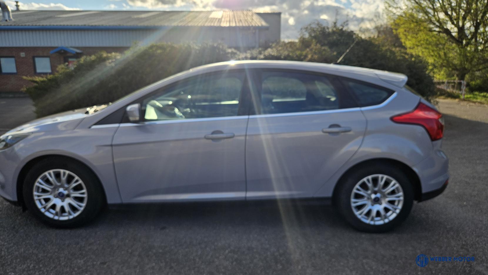 Ford Focus 1.6 TDCi Titanium Hatchback 5dr Diesel Manual Euro 5 (s/s) (115 ps)