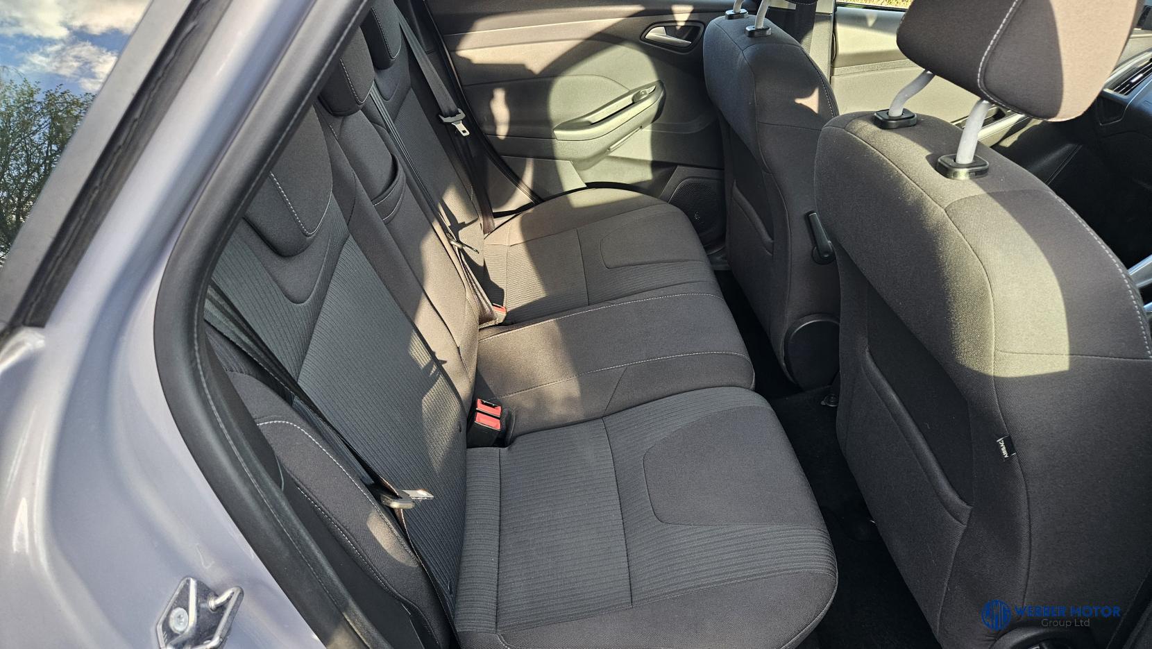 Ford Focus 1.6 TDCi Titanium Hatchback 5dr Diesel Manual Euro 5 (s/s) (115 ps)