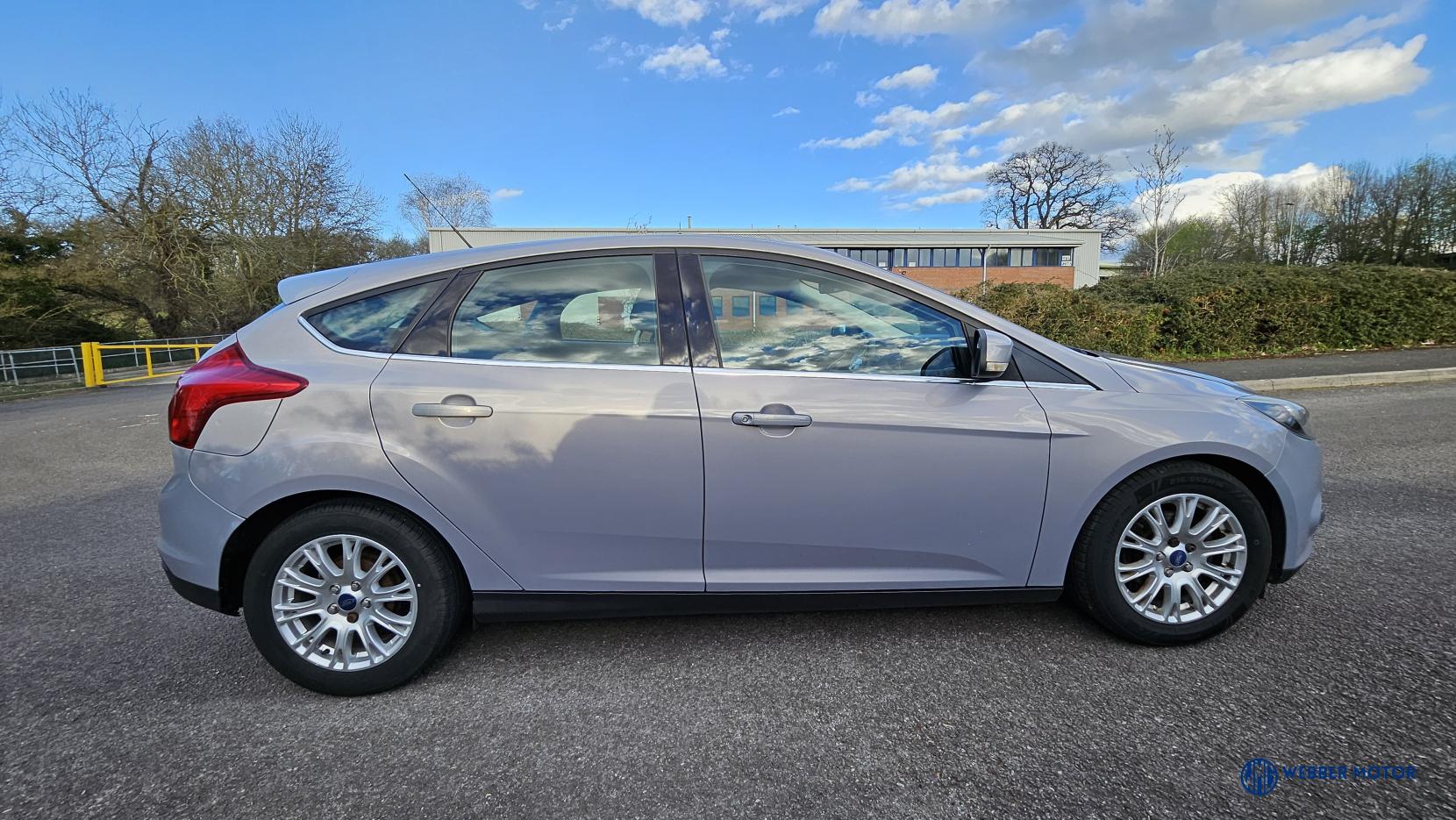 Ford Focus 1.6 TDCi Titanium Hatchback 5dr Diesel Manual Euro 5 (s/s) (115 ps)