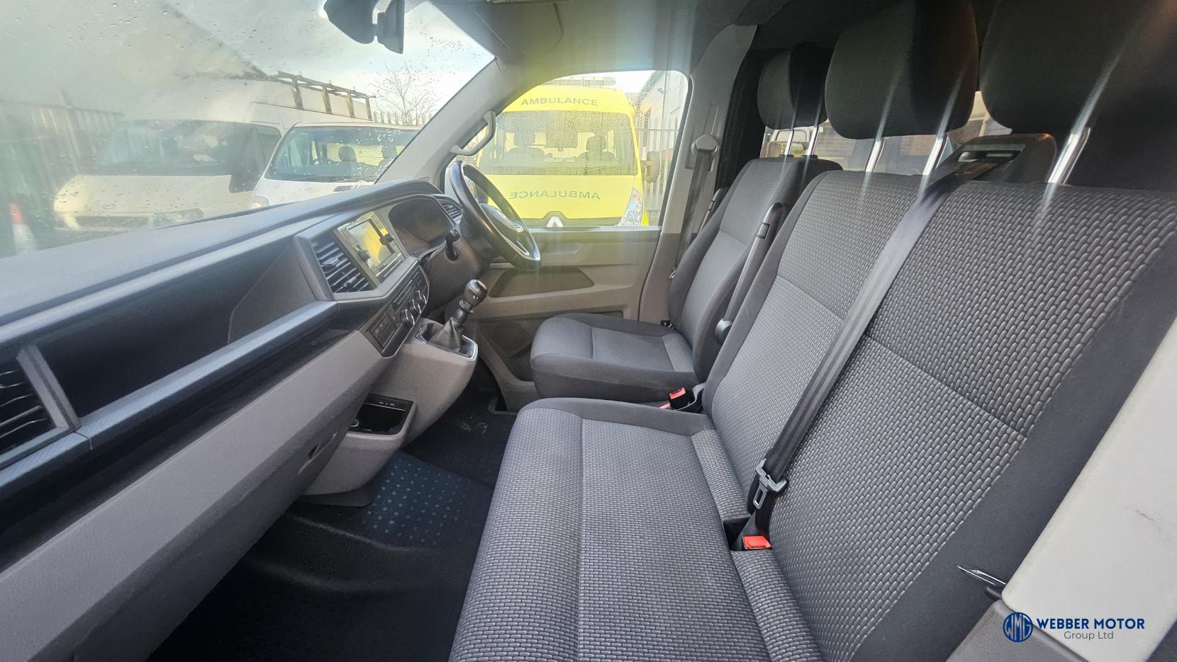 Volkswagen Transporter 2.0 TDI T28 Highline Panel Van 5dr Diesel Manual FWD SWB Euro 6 (s/s) (110 ps)