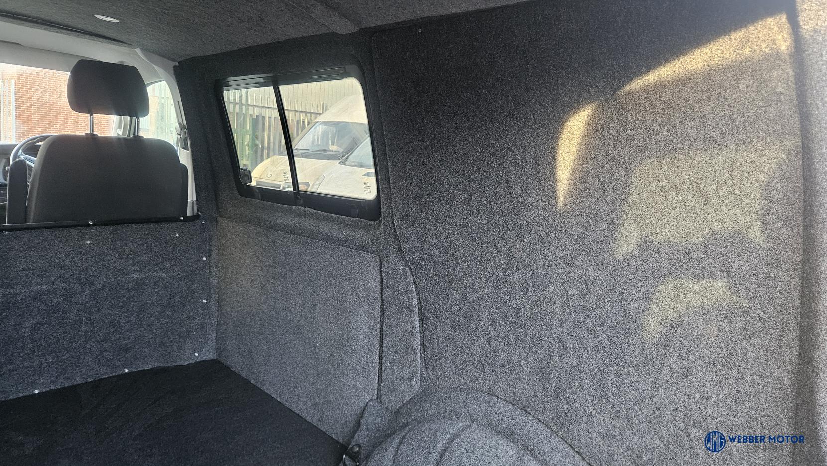 Volkswagen Transporter 2.0 TDI T28 Highline Panel Van 5dr Diesel Manual FWD SWB Euro 6 (s/s) (110 ps)