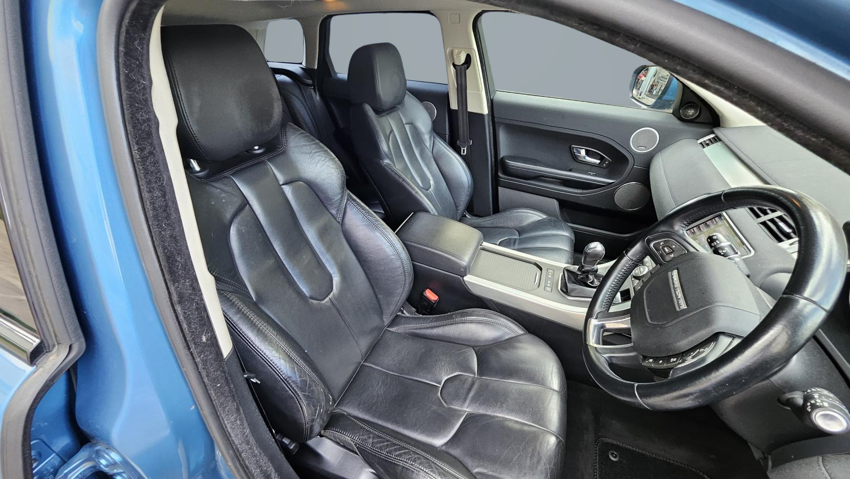 Land Rover Range Rover Evoque 2.2 SD4 Pure SUV 5dr Diesel Manual 4WD Euro 5 (s/s) (190 ps)