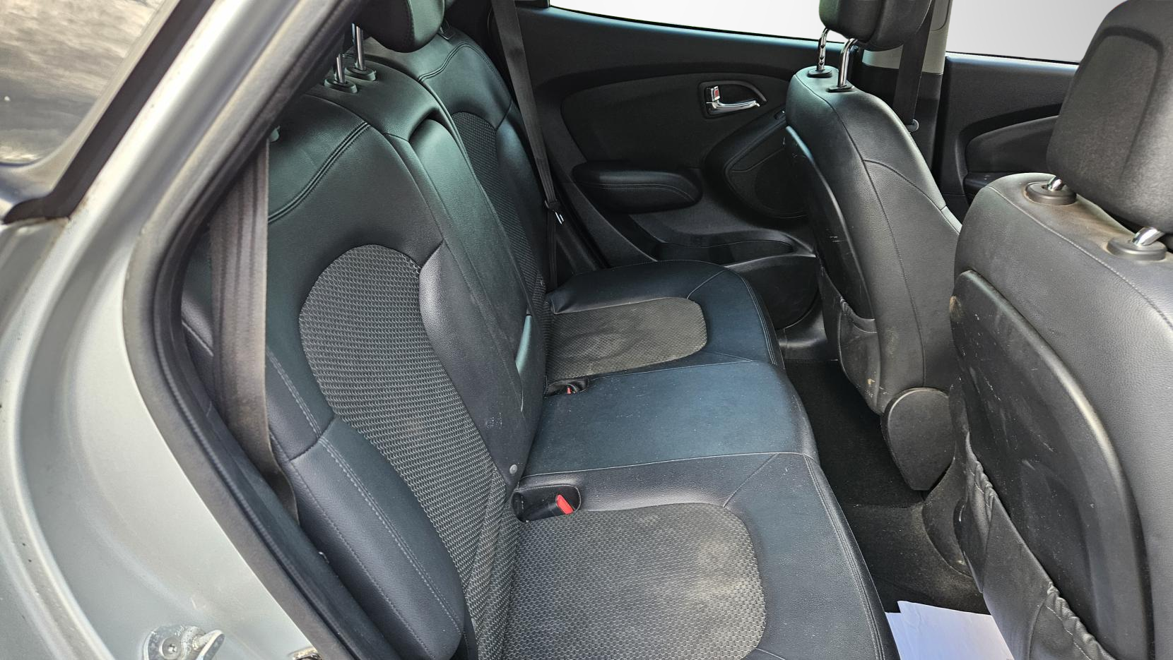 Hyundai ix35 1.7 CRDi Premium SUV 5dr Diesel Manual Euro 5 (s/s) (115 ps)