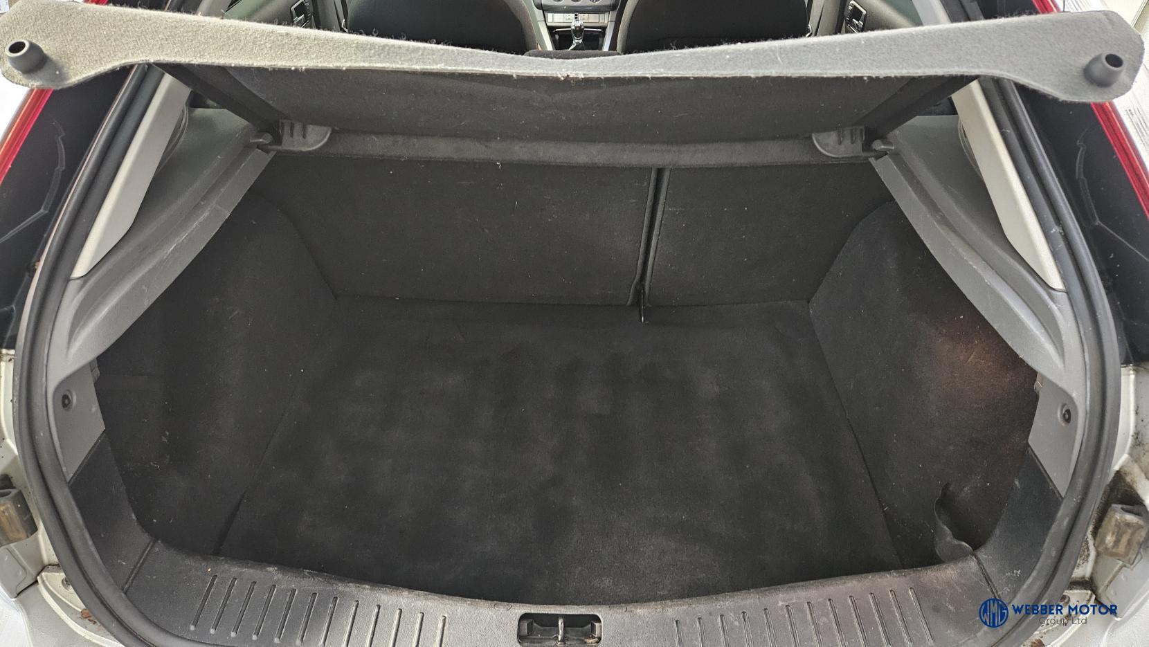 Ford Focus 2.0 Titanium Hatchback 5dr Petrol Manual (170 g/km, 143 bhp)