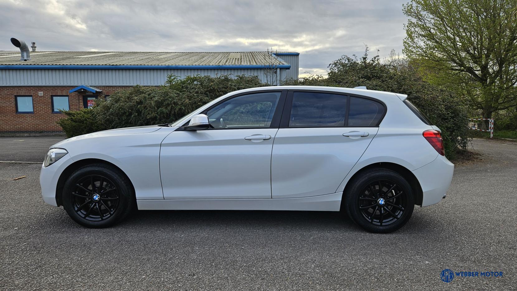 BMW 1 Series 2.0 118d SE Hatchback 5dr Diesel Manual Euro 5 (s/s) (143 ps)
