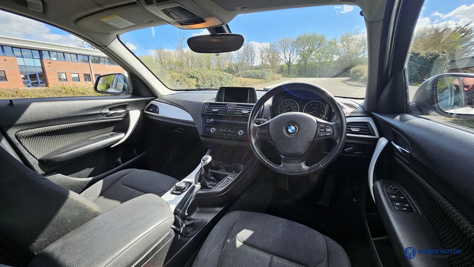 BMW 1 Series 2.0 118d SE Hatchback 5dr Diesel Manual Euro 5 (s/s) (143 ps)