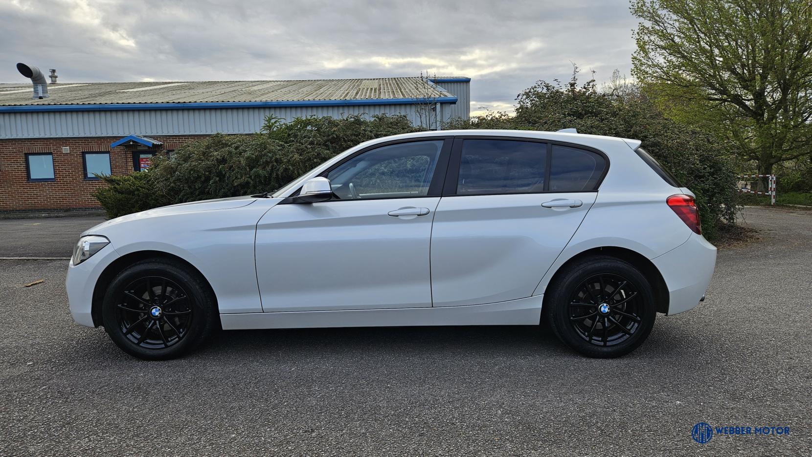 BMW 1 Series 2.0 118d SE Hatchback 5dr Diesel Manual Euro 5 (s/s) (143 ps)