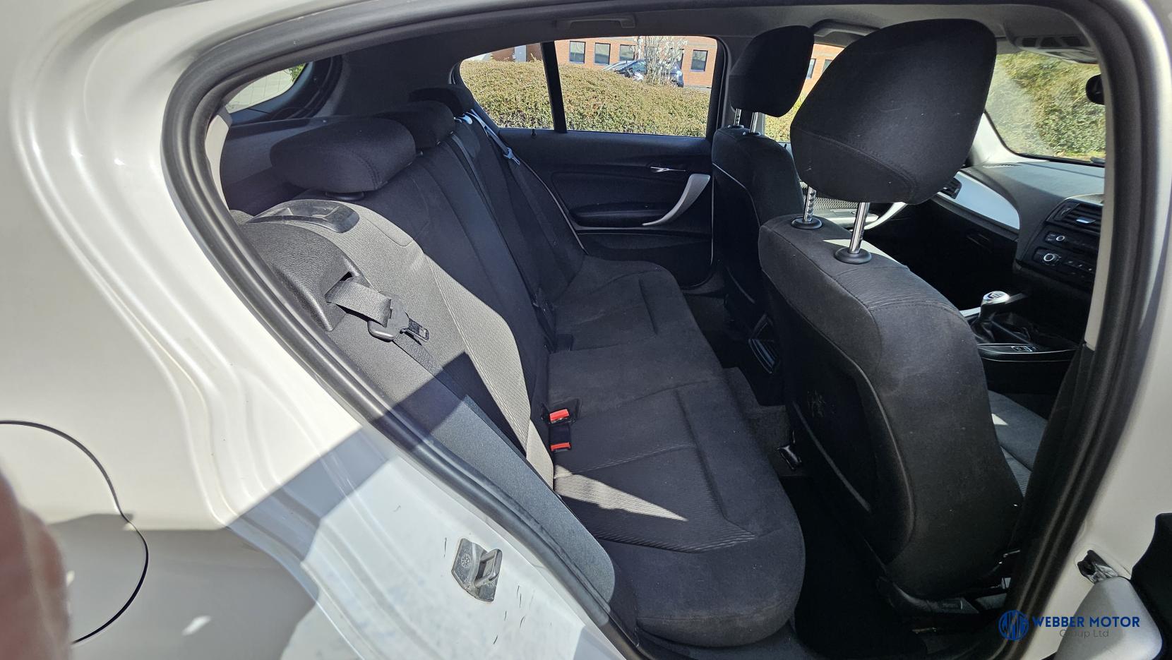 BMW 1 Series 2.0 118d SE Hatchback 5dr Diesel Manual Euro 5 (s/s) (143 ps)